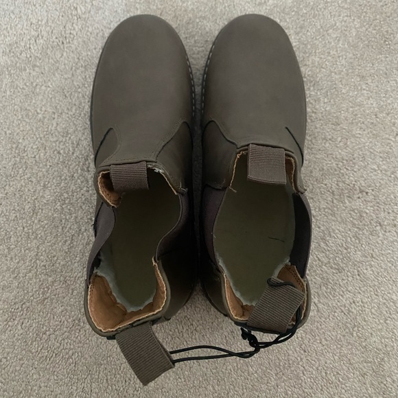 Brown Chelsea Boots - Picture 3 of 7